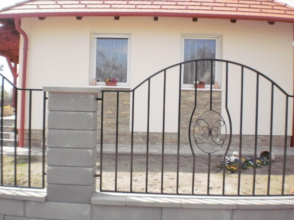 Apartamento Molni Balatonfůzfő Exterior foto